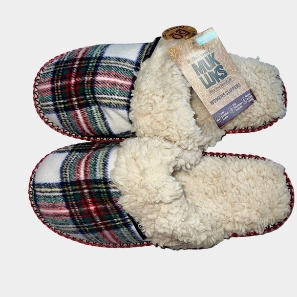 Muk Luks Women’s Size Medium (7-8) Plaid Slippers closed toe NWT - Picture 6 of 8